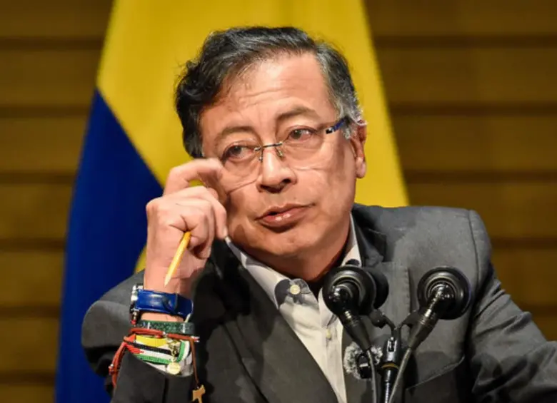 Criticaron a Gustavo Petro en medio de una alocución de la Corporación Colectivo de Abogados José Alvear Restrepo (CAJAR). FOTO: Colprensa 