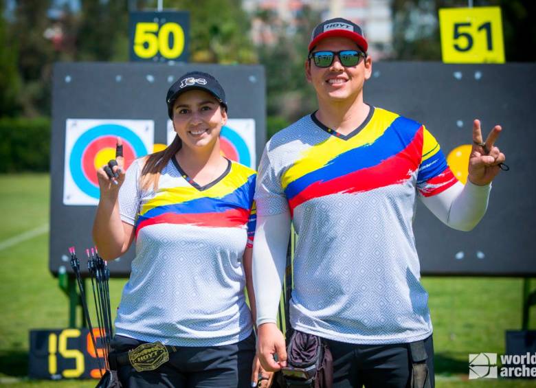 Sara López y Daniel Muñoz se ratifican como el mejor dúo del arco compuesto mundial. FOTO: FEDEARCO