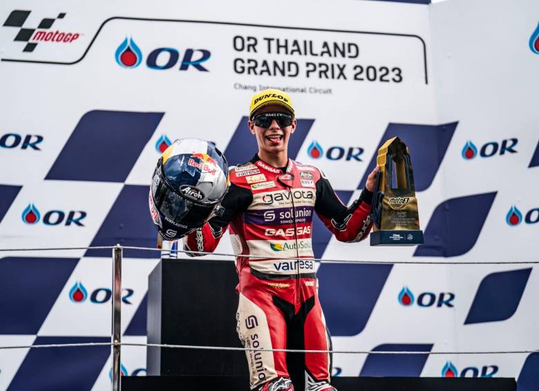 David Alonso consiguió su cuarta victoria de la temporada en Moto3. FOTO X @Asparteam