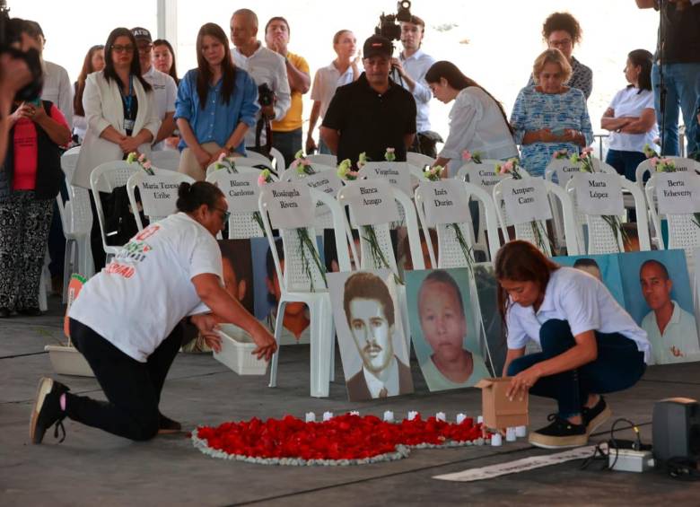 Buscadoras y desaparecidos fueron el centro de un sentido acto simbólico en La Escombrera