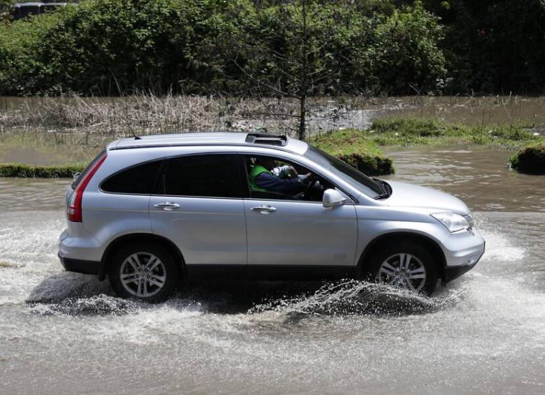 La póliza de seguros de todo riesgo es recomendable tenerla adicionalmente al Soat, ya que este no cubre daños materiales del vehículo. FOTO: Colprensa.