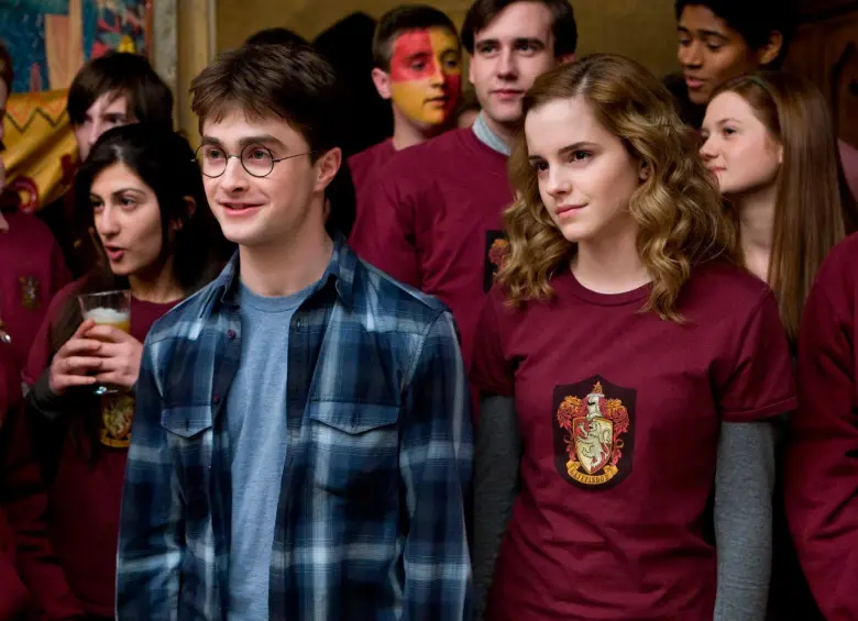 Daniel Radcliffe y Emma Stone interpretaron a Harry y Hermione en la saga de películas. FOTO Cortesía Warner