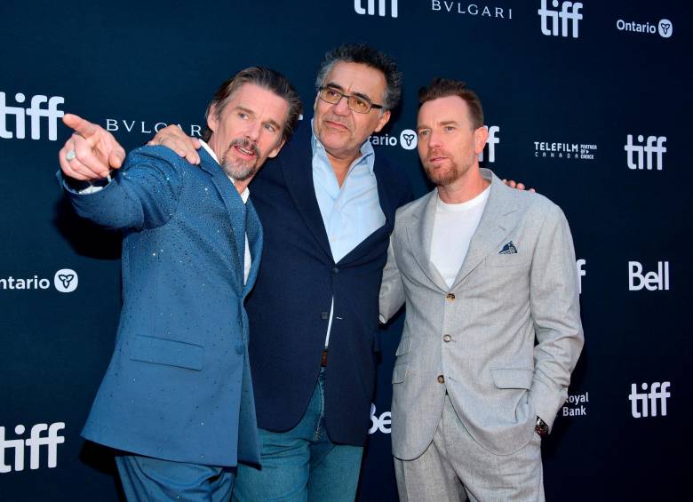 Ethan Hawke, Rodrigo García y Ewan McGregor en la presentación de la película que se hizo en el Festival de Toronto este año. Ya se puede ver por Apple TV+. FOTO getty