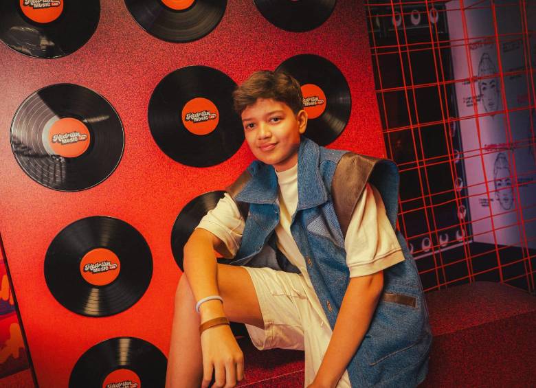 Con solo 14 años, Josué Álvarez es el participante más joven del programa. En Medellín Music Lab descubrió su vocación como compositor y cantautor. FOTO cortesía Familia Álvarez
