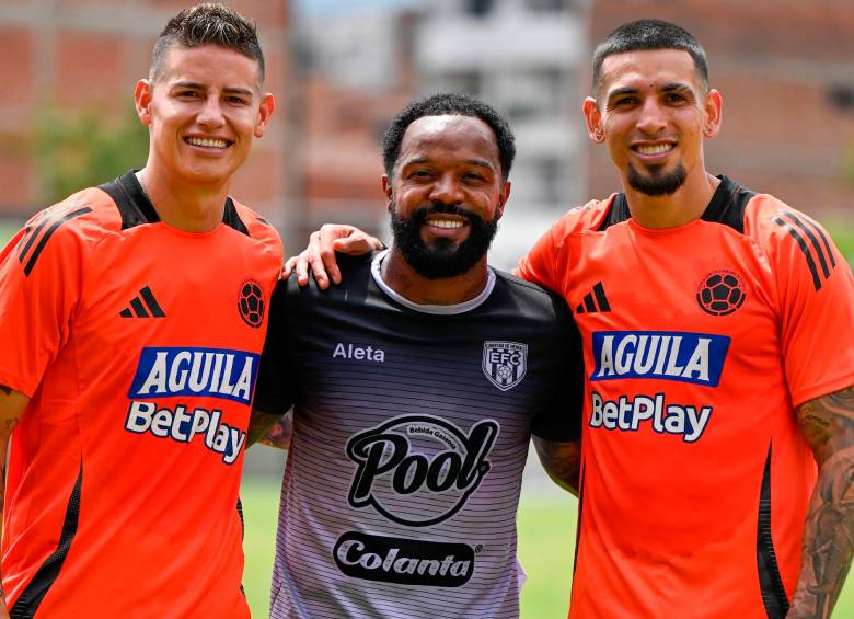 James Rodríguez, Dorlan Pabón y Daniel Muñoz, durante el último entrenamiento en Envigado. FOTO CORTESÍA FCF 