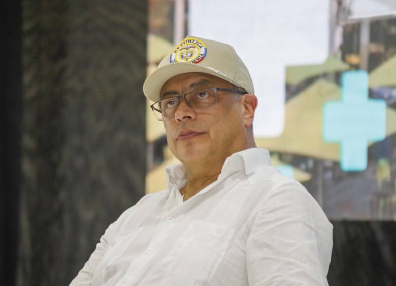 El presidente Gustavo Petro aseguró, desde Caucasia Antioquia, que refinanciará el crédito con el FMI. FOTO: Cortesía Presidencia