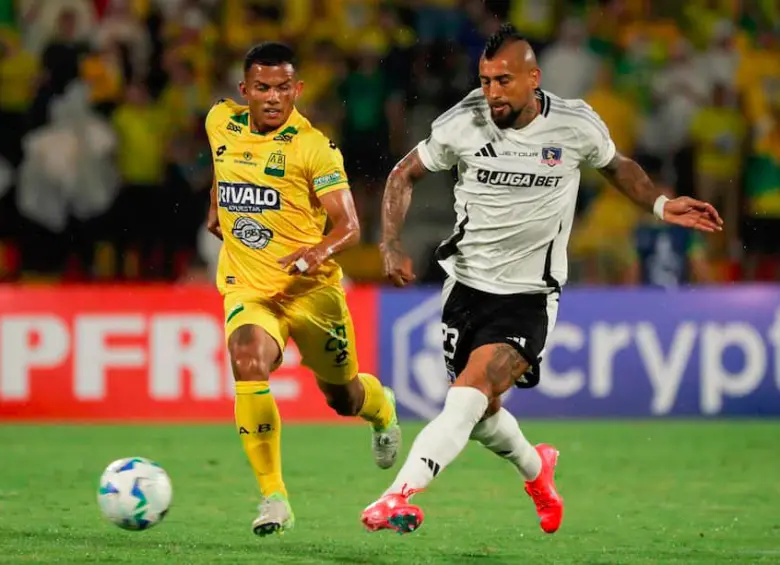 Bucaramanga cayó en su visita a Colo Colo y terminó tercero de su grupo, clasificándose así a los playoffs de la Copa Sudamericana. FOTO CONMEBOL