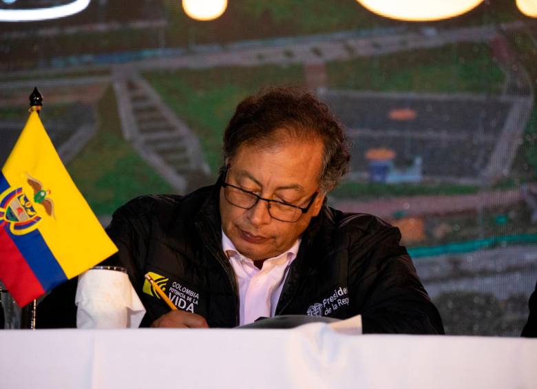Este viernes se tiene previsto que el Jefe de Estado adelante reuniones con el canciller Álvaro Leyva y el embajador de Colombia en Estados Unidos, Luis Gilberto Murillo, para analizar la situación. FOTO: PRESIDENCIA