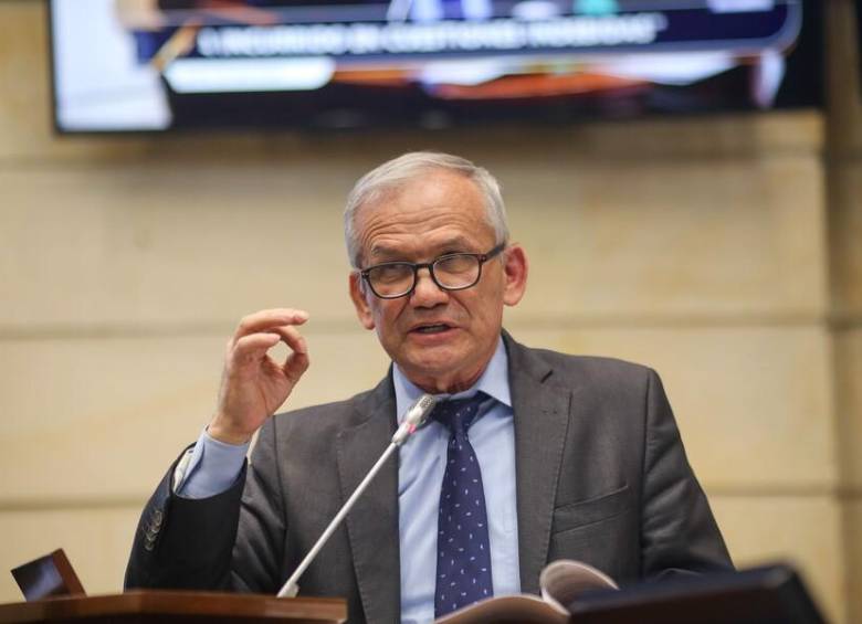 La investigación incluye comunicaciones oficiales sobre la residencia otorgada a González en Nicaragua. FOTO: COLPRENSA