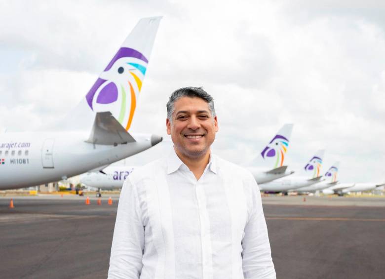 Víctor Pacheco, CEO y fundador de Arajet, apuntó que los aviones nuevos que adquirieron consumen 14% menos de combustible, lo que permite transferir ese ahorro a los usuarios. FOTO cortesía