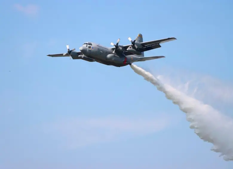Aeronaves Hércules de la Fuerza Aeroespacial Colombiana continúan operando tras el accidente registrado en Puerto Leguízamo. FOTO FAC.