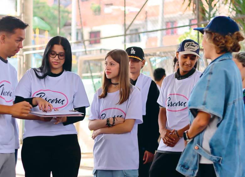 María Yecenia Noreña Estrada (Abajo) es una de las embajadoras más conocidas del programa Parceros que busca salvar vidas de jóvenes. FOTO JULIO CÉSAR HERRERA