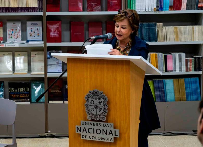 Piedad Bonnett estuvo presente en Medellín este martes en la librería ubicada en el Campus El Volador. FOTO: Esteban Vanegas / UNAL
