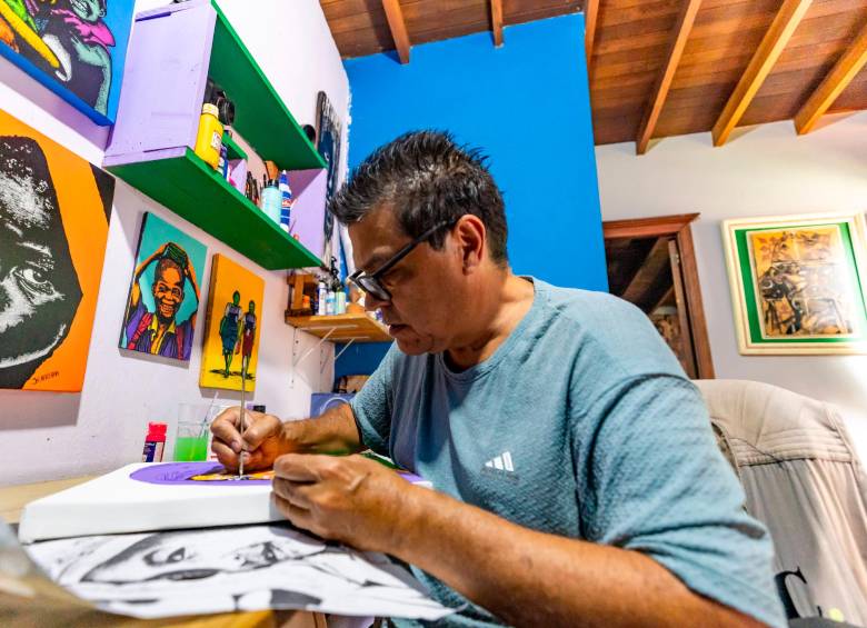 Julio Herrera en su taller de artista. FOTOS camilo suárez