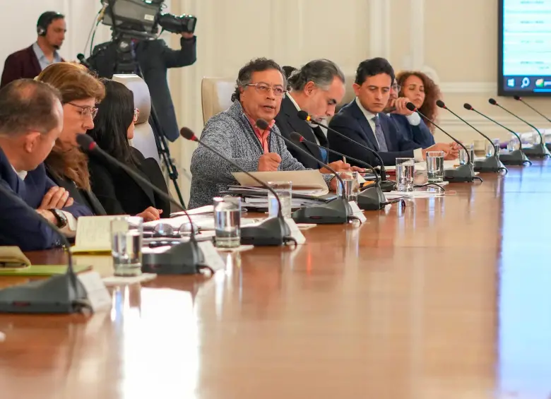 Entre promesas de infraestructura educativa que no arrancan y cifras que no cuadran con los registros oficiales, el Gobierno de Petro dice mucho, pero en la realidad la evidencia lo contradice. FOTO CORTESÍA