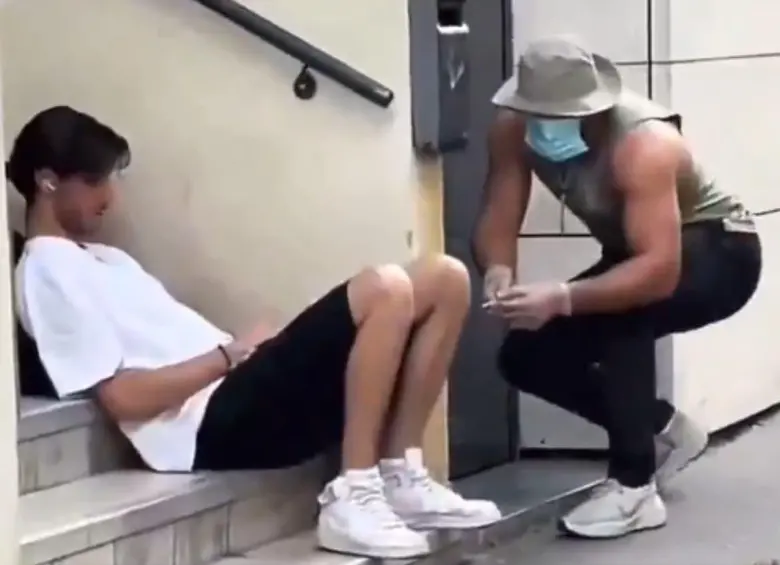 Amine “Mojito”, de 27 años, a 12 meses de prisión por atacar a las personas con una jeringa. FOTO: Captura de video 