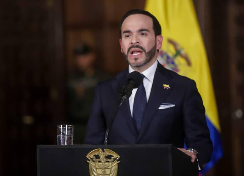 Las Fuerzas Militares han realizado tres operaciones aéreas contra estructuras del ELN y las disidencias de las Farc durante el gobierno de Abelardo de la Espriella. FOTO: Colprensa. 