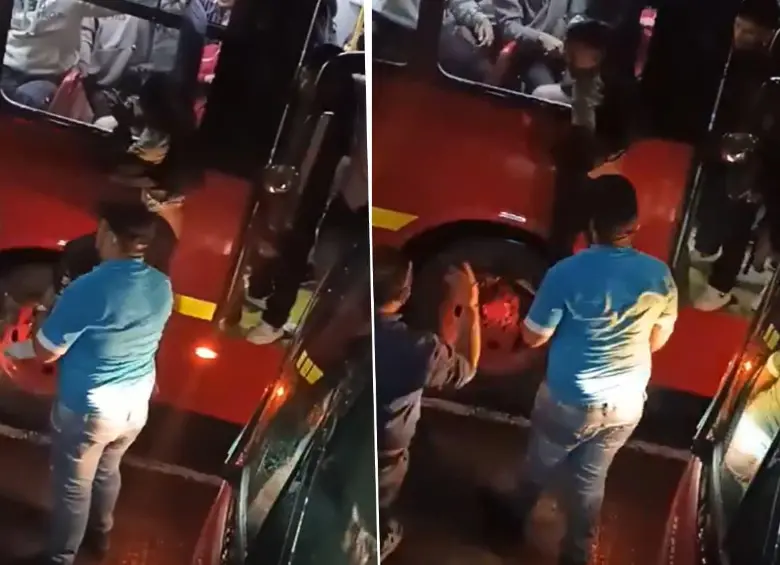 Así fue como colgaron a un presunto ladrón en el Transmilenio de Bogotá. FOTOS: capturas de video 