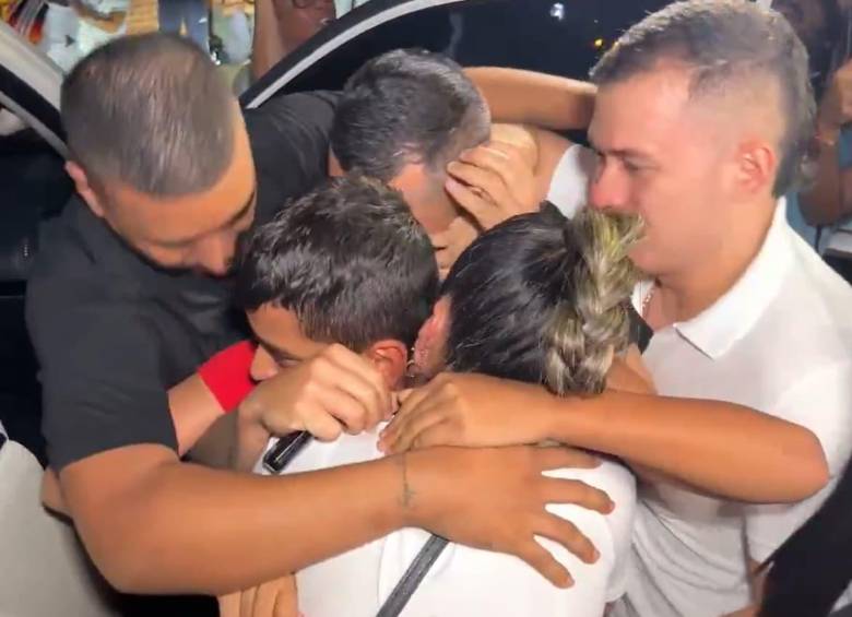 Lyan José se reencontró con su familia después de estar secuestrado a manos de las disidencias de las Farc. FOTO: Captura de video 