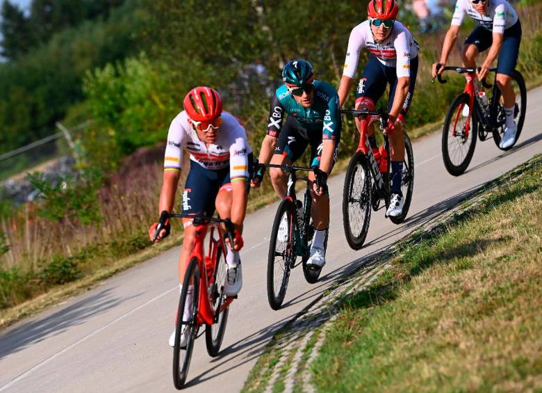 El lider de la general sigue siendo un ciclista del Jumbo Visma, que es el equipo favorito a llevarse el campeonato en la carrera. FOTO: GETTY