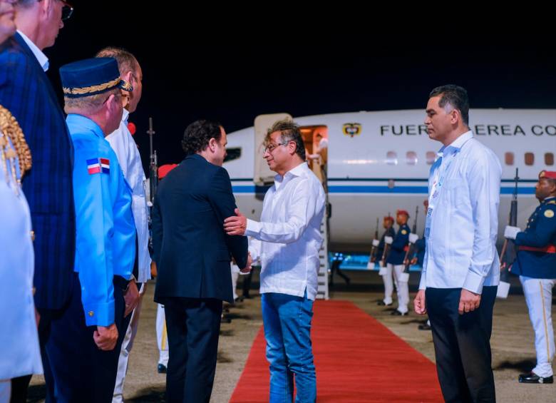 El presidente Gustavo Petro aterrizó en República Dominicana en la noche del viernes. FOTO Andrea Puentes, Presidencia de la República