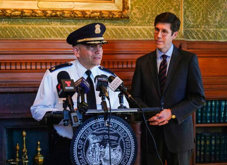 El mayor Óscar Pérez fue nombrado como jefe de la Policía de Providence por el alcalde Brett P. Smiley. La imagen corresponde a su anuncio en el cargo el pasado 10 de febrero. FOTOS CORTESÍA