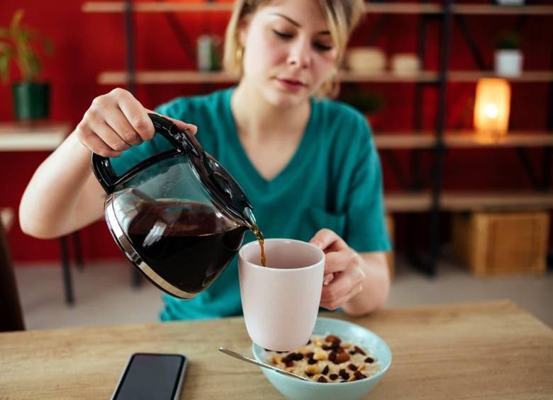 El consumo de café o de frutos secos, así como realizar ejercicio físico o evitar el alcohol, se asocian con una mejora de la salud hepática. FOTO: GETTY