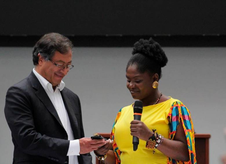 La llave Gustavo Petro - Francia Márquez formalizó su candidatura por el Pacto Histórico en la Registraduría. FOTO Cortesía 