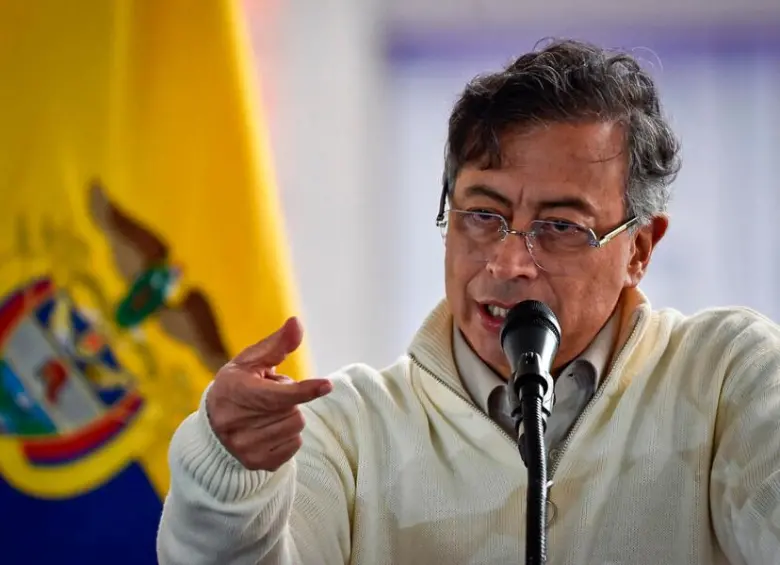 El presidente Gustavo Petro estuvo en el evento del Hospital San Juan de Dios en compañía del alcalde de Bogotá, Carlos Fernando Galán. FOTO COLPRENSA