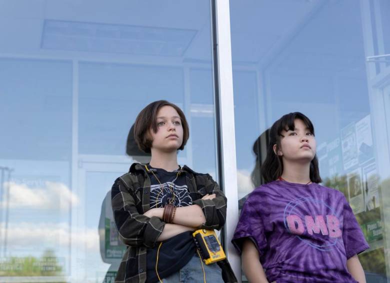 Paper Girls, una de las próximas series de Prime Video, está basada en la serie de cómics del mismo nombre escrita por Brian K. Vaughan e ilustrada por Cliff Chiang. FOTO CORTESÍA PRIME VIDEO.