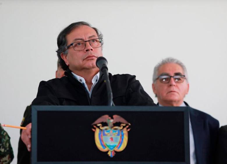 El jefe de Estado desestimó las alertas sobres riesgos en el marco de las elecciones de este domingo que emitió la Defensoría del Pueblo. Aseguró que la alerta tenía intereses políticos detrás. FOTO COLPRENSA