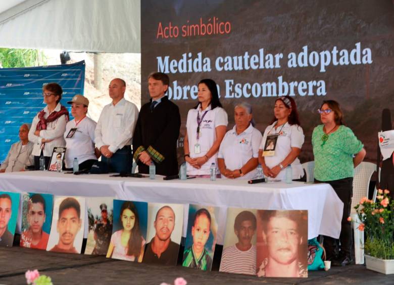 Buscadoras y desaparecidos fueron el centro de un sentido acto simbólico en La Escombrera