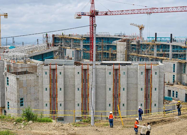 Las celdas de cinco pabellones ya alcanzaron el cuarto nivel de construcción. Foto: cortesía Alcaldía de Medellín.