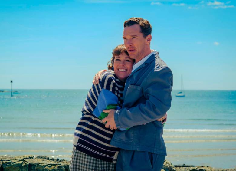 Olivia Colman y Benedict Cumberbatch protagonizan Los Roses. FOTO Cortesía Searchlight Pictures