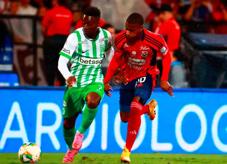 DIM y Nacional disputaron una nueva edición del clásico antioqueño y terminaron igualando 3-3. FOTO MANUEL SALDARRIAGA