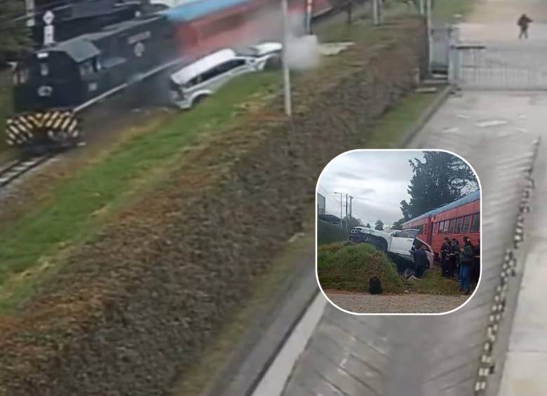 Una camioneta blanca chocó contra el Tren de la Sabana en Chía, Cundinamarca. FOTOS: Capturas de video 