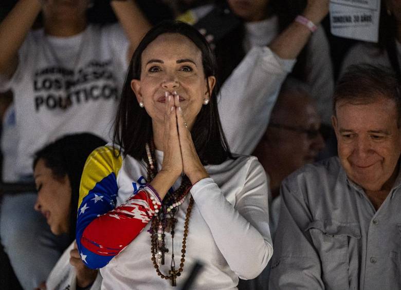 La activista venezolana recibe el anuncio del Premio Nobel de la Paz tras años de lucha pacífica por los derechos democráticos de su país. FOTO: GETTY.