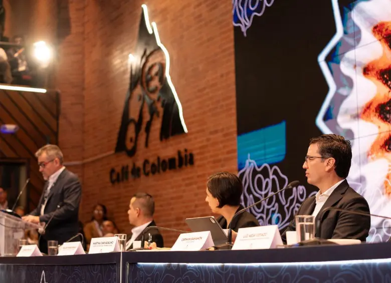 El Congreso contó con la participación de la ministra de Agricultura, Marta Carvajalino, el gerente general Germán Bahamón junto al Comité Ejecutivo de la Federación y delegados cafeteros de todas las regiones. Foto: Cortesí