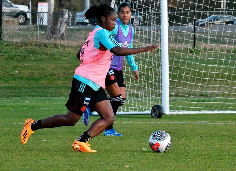 La caleña Linda Caicedo es la gran figura de la Selección Colombia en este momento, viene de hacer gol el fin de semana pasado con el Real Madrid. FOTO: TOMADA DEL X DE @FCFSeleccionCol