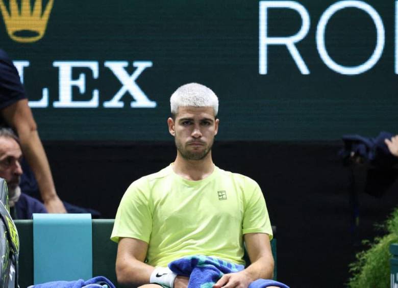 Carlos Alcaraz fue eliminado en su debut en el Masters de París por el británico Cameron Norrie, tras un partido que calificó como uno de los peores de su temporada. FOTO: AFP. 