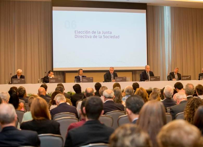A instancias del Grupo Gilinski se celebró en el hotel Marriott de Medellín la asamblea extraordinaria de accionistas de Sura. FOTO: EL COLOMBIANO
