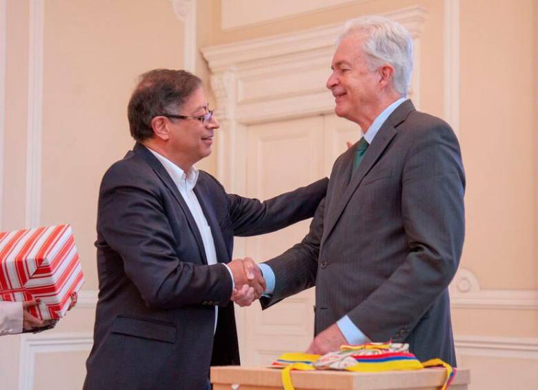 El presidente de Colombia, Gustavo Petro, y el director de la CIA, William Burns. FOTO: CORTESÍA.