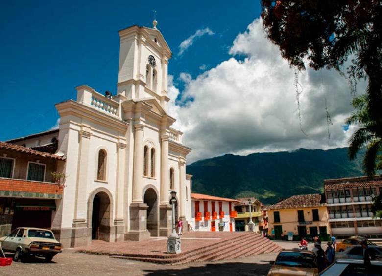 Dos de los prófugos están vinculados a la masacre ocurrida en Cocorná en julio de 2024. FOTO: CORTESÍA