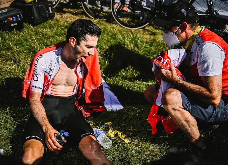 Los ciclistas terminaron exhaustos la etapa del martes en el Tour. FOTO @LeTour