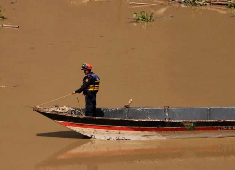 En las tareas de búsqueda trabajan los cuerpos bomberos de Sabanalarga, Ituango y Toledo, además de la administración municipal de Sabanalarga, la brigada de emergencias de EPM. FOTO: EPM