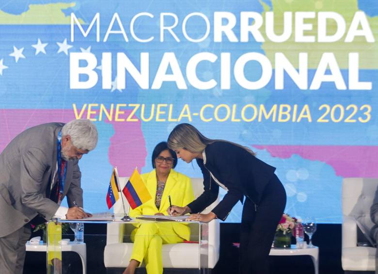 En el marco de la Macrorrueda, los dos gobiernos firmaron un Memorando de Entendimiento para impulsar la cooperación, la integración y la complementariedad para posicionar la Marca País. Foto: Cortesía
