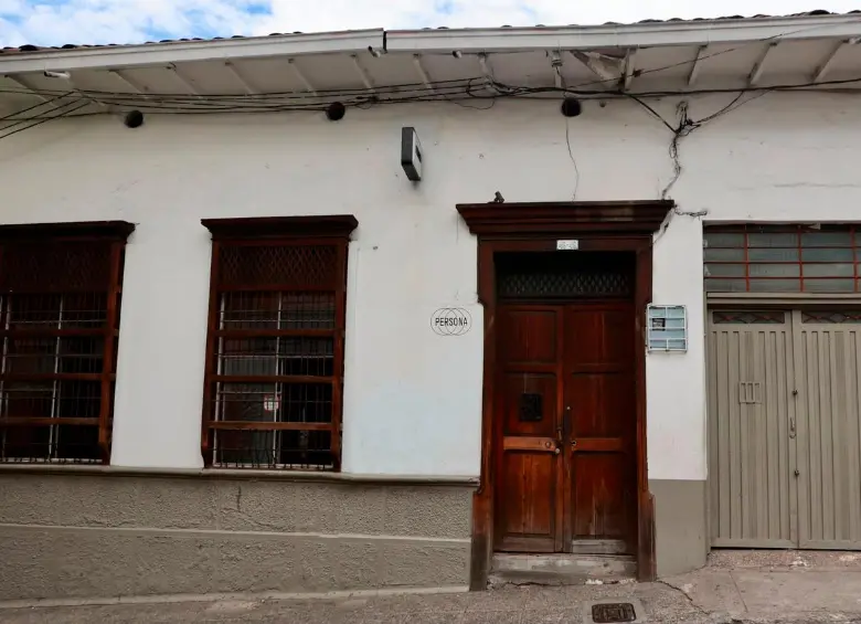 Desde hace dos años, Persona está en una casa tradicional del centro de Medellín, a pocos metros de las Torres de Bomboná. Sus fundadores le han apostado a la música experimental. FOTO manuel saldarriaga