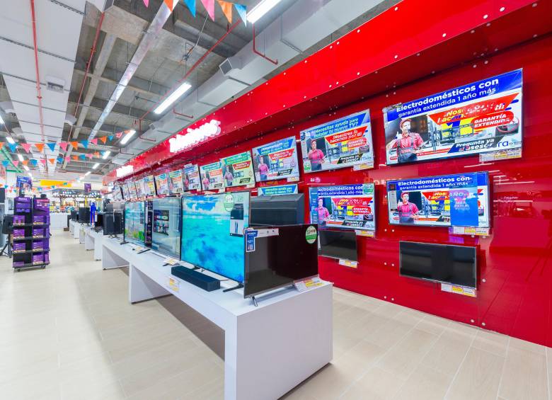 Las categorías más dinámicas han sido telefonía, electrodomésticos e informática, reflejo del creciente apetito digital de los hogares colombianos.