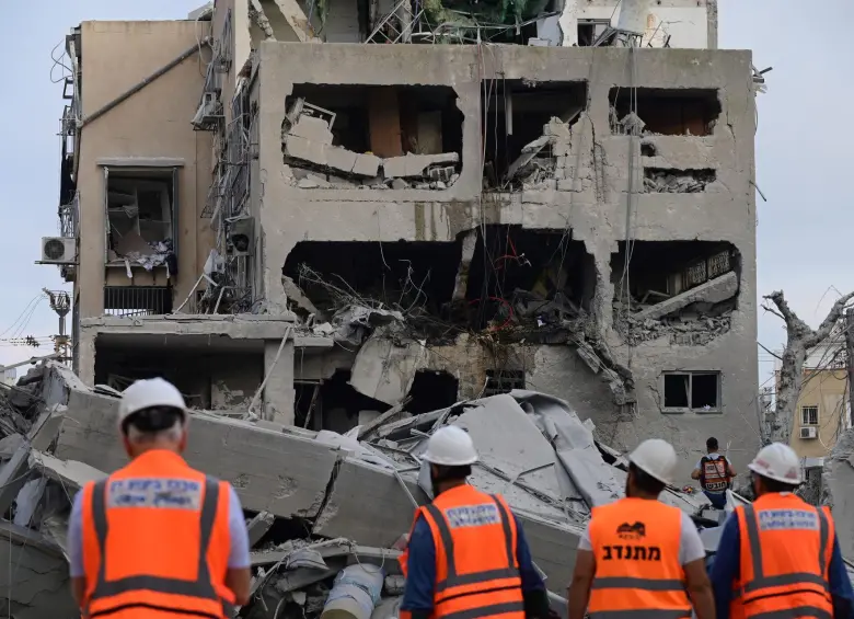  Los bombardeos hacen parte del séptimo día de enfrentamientos entre Irán e Israel, un conflicto son precedentes en Medio Oriente que ha dejado bajas de ambos lados y eleva la tensión en la región. Foto: Xinhua