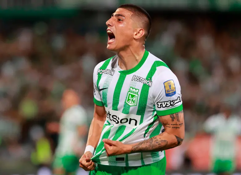 Juan Bauzá abrió el marcador y encendió la fiesta en las tribunas del Atanasio Girardot que fue escenario de una noche mágica para los hinchas de Atlético Nacional, que vieron cómo su equipo dio un golpe de autoridad en la semifinal de ida de la Copa BetPlay. Foto: Manuel Saldarriaga Quintero